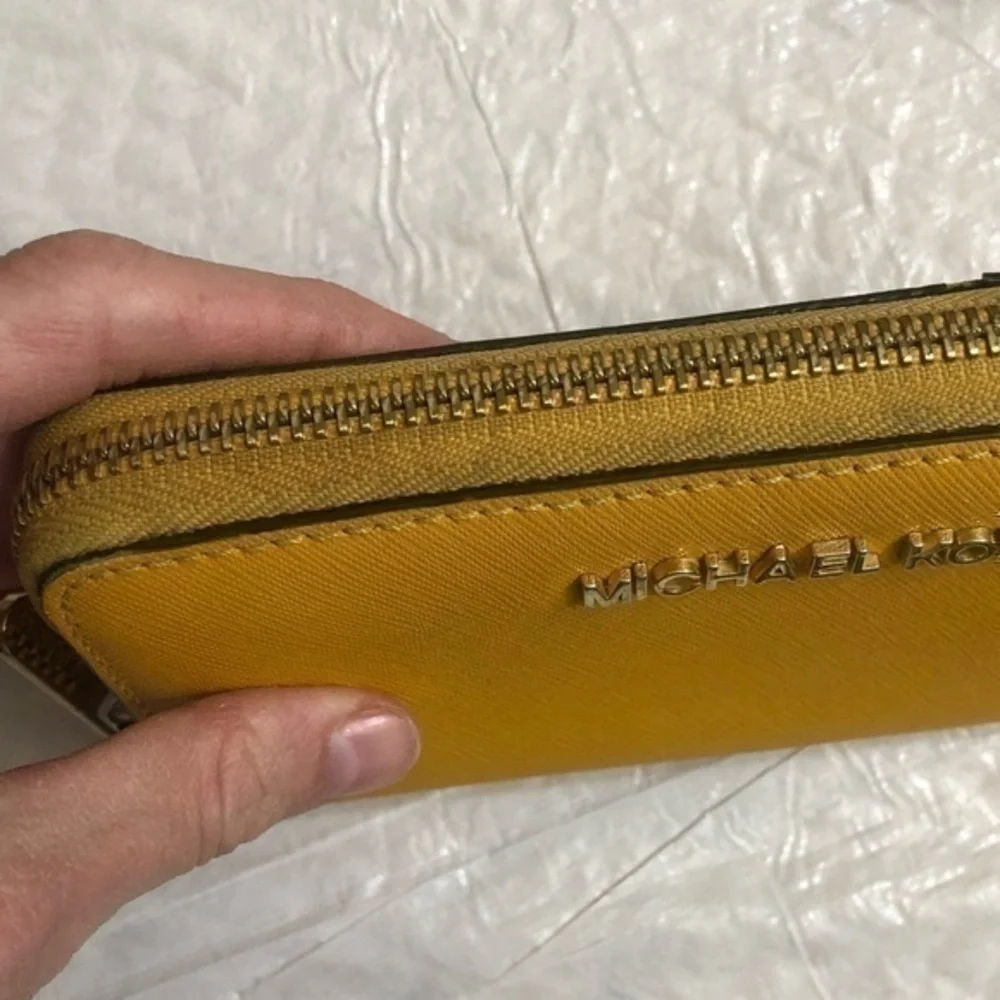 Michael kors yellow saffiano wallet